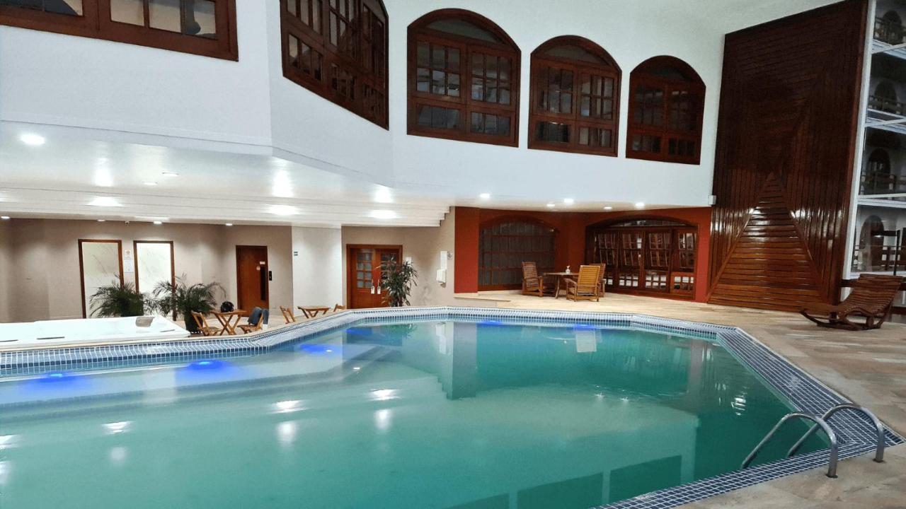 Apartamento C/ Piscina Aquecida, Lareira #amplo Lazer# Campos do Jordão