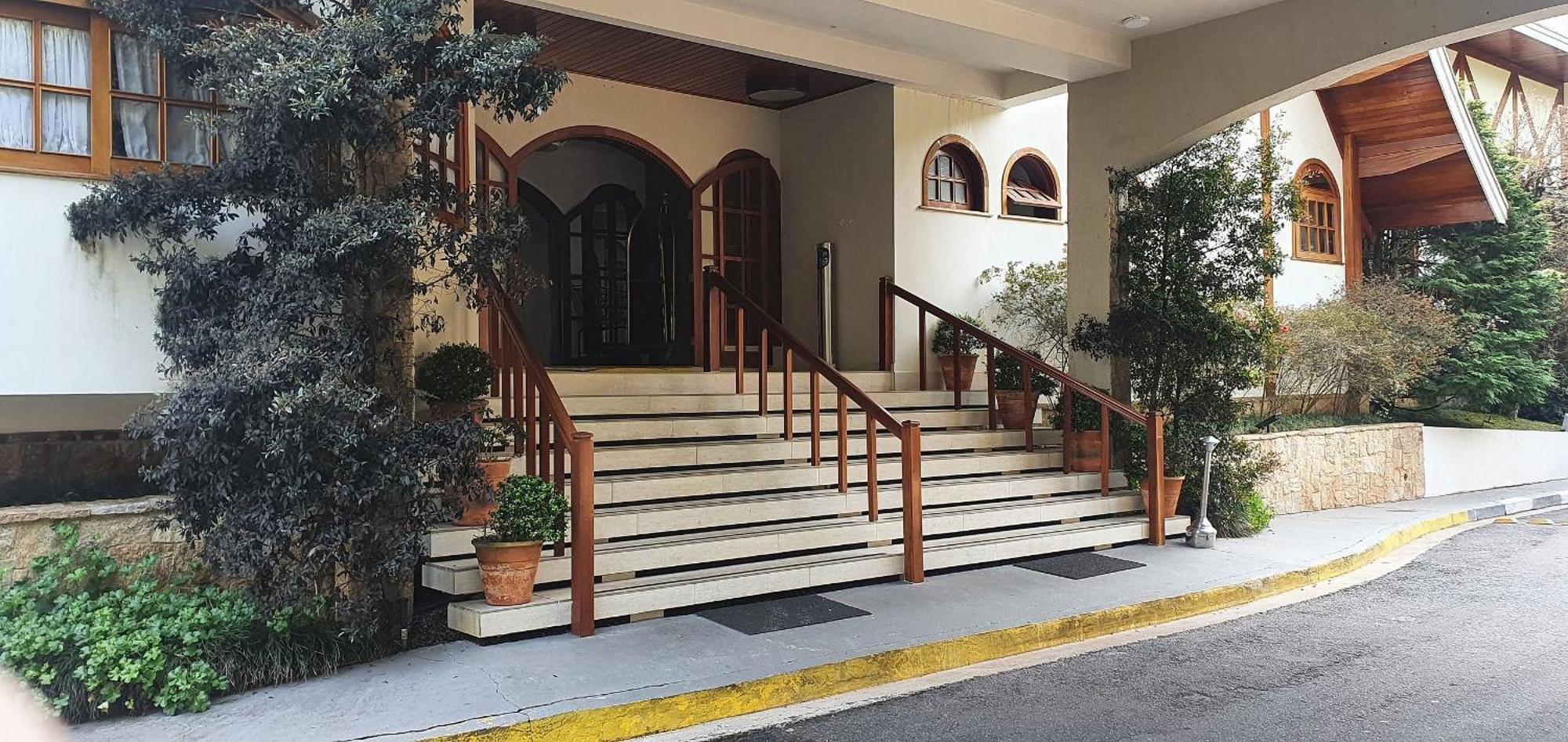 Apartamento C/ Piscina Aquecida, Lareira #amplo Lazer# Campos do Jordão